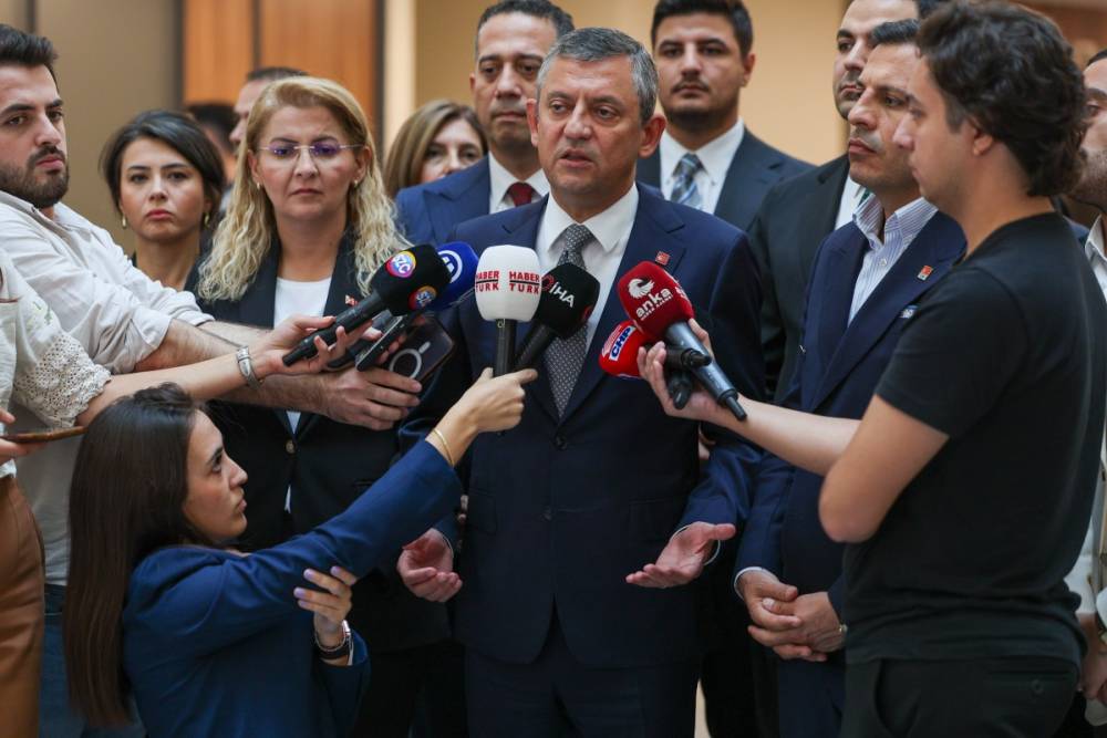 Özgür Özel'den İstanbul Sözleşmesi çağrısı: 'Hep birlikte yeniden dönmeyi teklif ediyorum' 