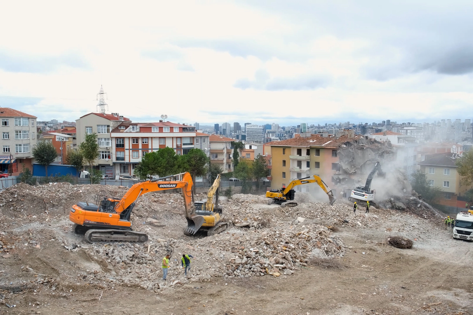 'Yarısı Bizden'de merak edilen 15 soru ve cevapları...