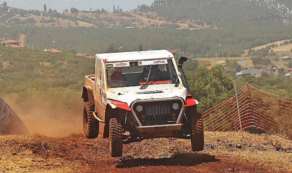 Offroad Mücadelesi Denizli'de Devam Ediyor