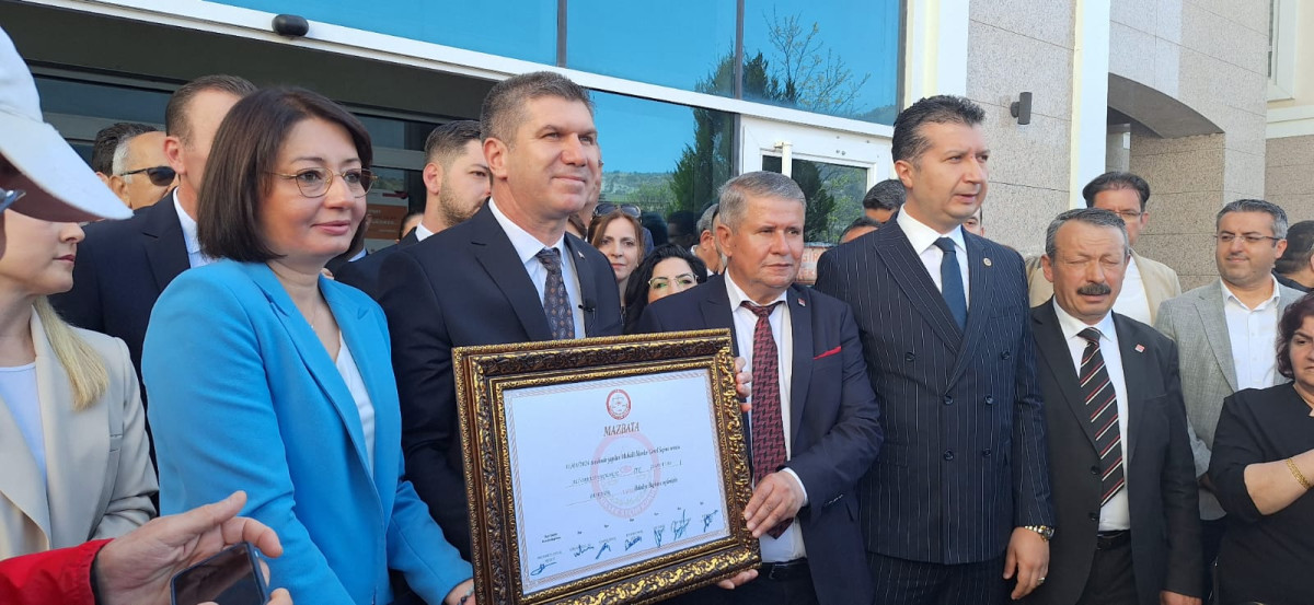 Belediye Başkanı Ercengiz 'Ustalık Dönemi' mazbatasını aldı