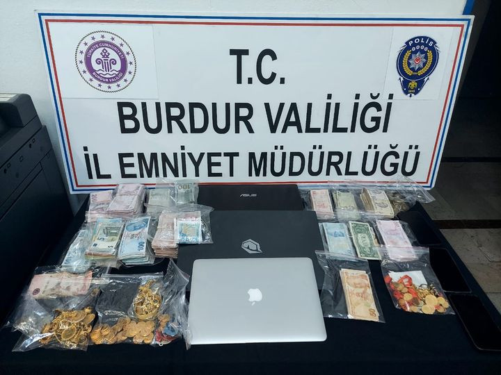 Bitlis’te dolandırdılar Burdur’da yakalandılar