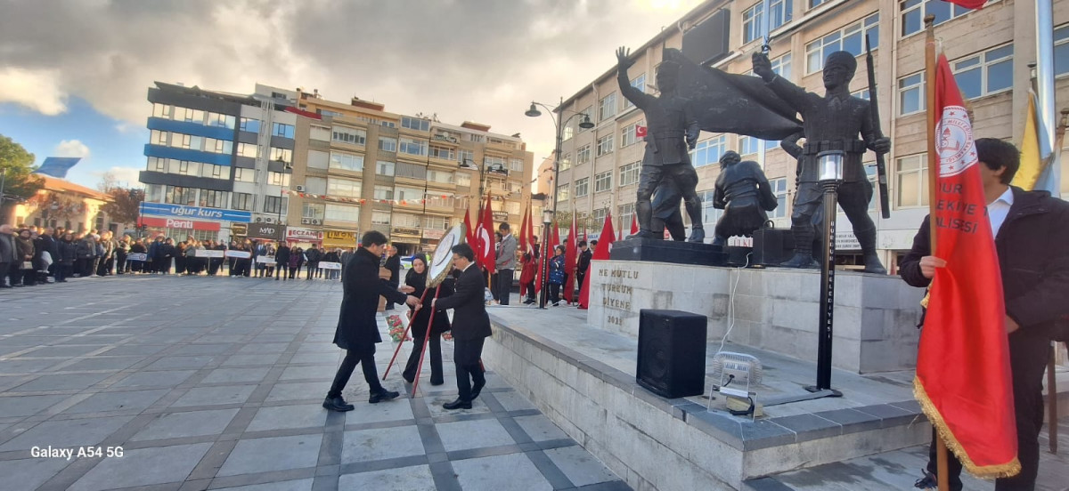 Burdur’da 24 Kasım Öğretmenler Günü Coşkuyla Kutlanıyor