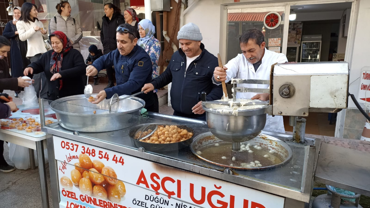 Burdur’da hayır yapmak isteyenlerin imdadına Seyyar Lokmacılar yetişiyor