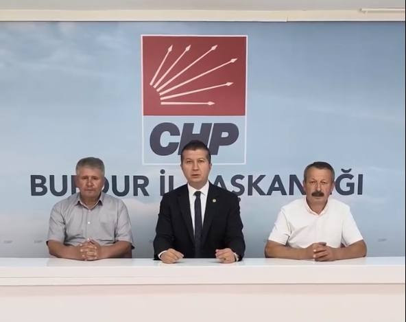 Daire Müdürünün parti ziyaretine CHP’den tepki: Ne istedin AK Parti’den bunu açıkla?