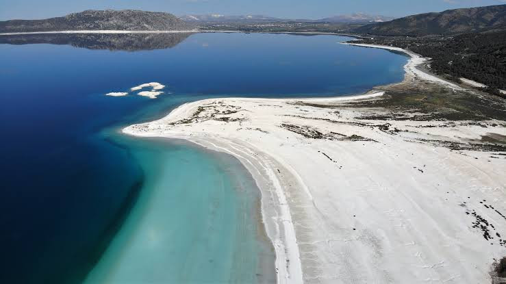 Salda Gölü’nde Su Seviyesi Endişe Verici Şekilde Düşüyor